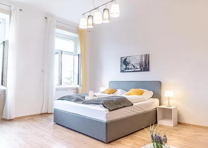 Attractive 2Br Apt Near Akh Ideal For Longstays
